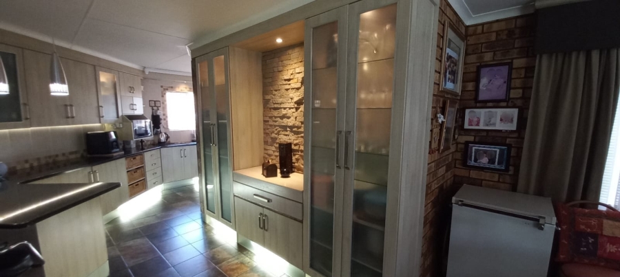 To Let 3 Bedroom Property for Rent in La Provance Free State
